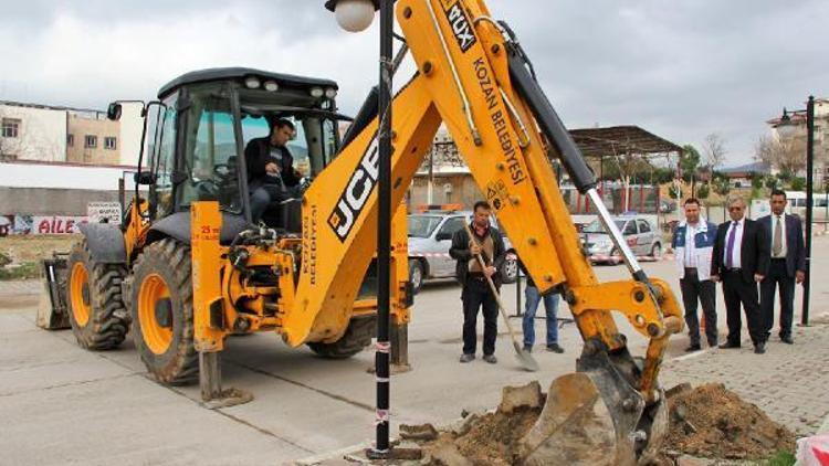 Işıklı Yol’un yağmur suyu ızgaraları yerleştiriliyor