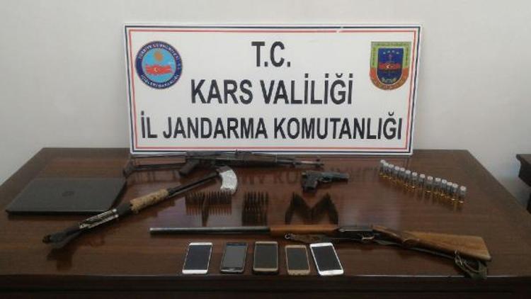 Karsta terör operasyonu: 11 gözaltı