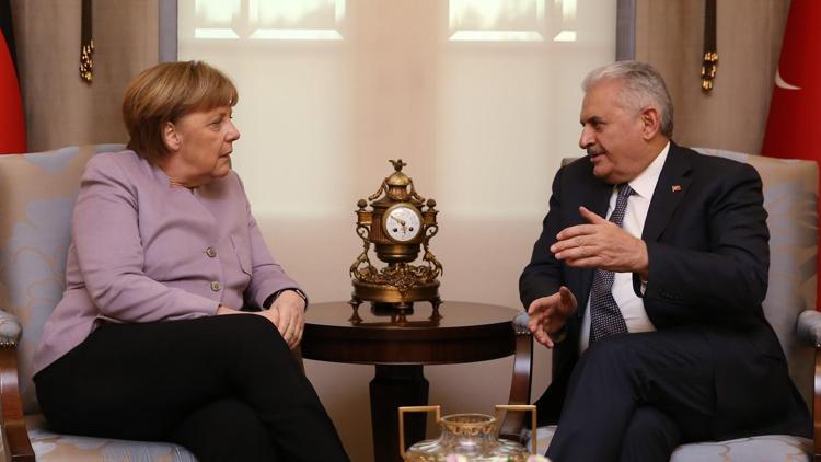 Başbakan Yıldırım: Merkel ile tüm konuları sansürsüz konuşacağım