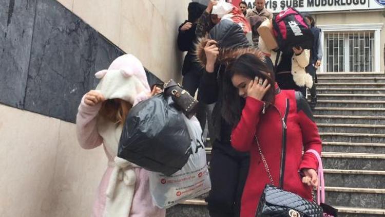 İstanbulda büyük fuhuş operasyonu... Çete üyesi 3ü kadın 17 kişi gözaltına alındı, 134 kadın kurtarıldı