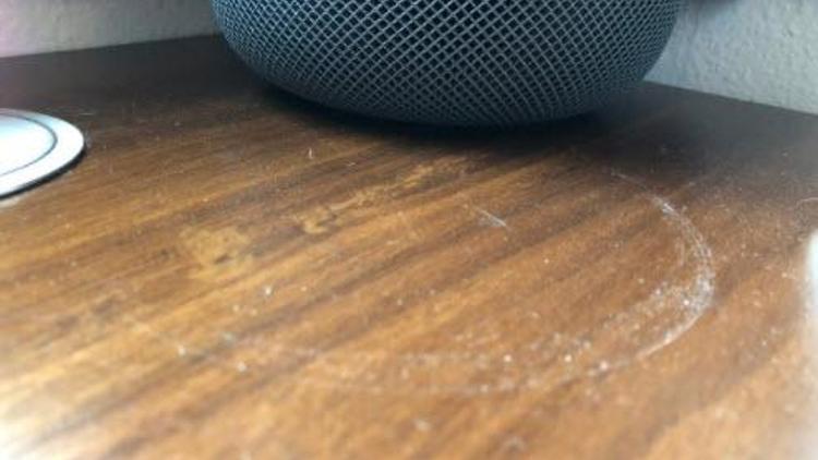 Apple Homepod yüzeyde iz bırakıyor