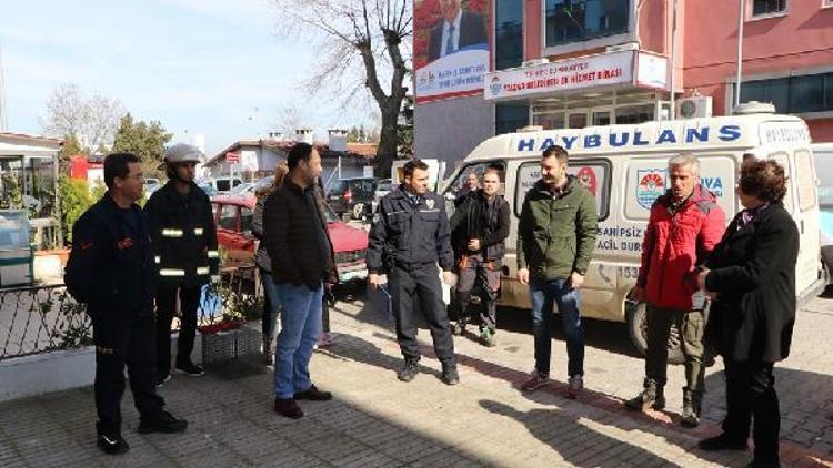 Garajda 20 gündür mahsur kedi, savcılık izni ile kurtarıldı