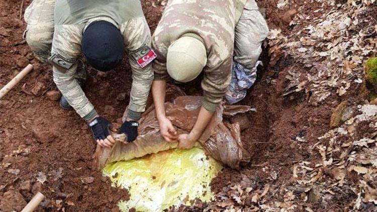 Askerler buldu... Toprağın altına gizlemişler