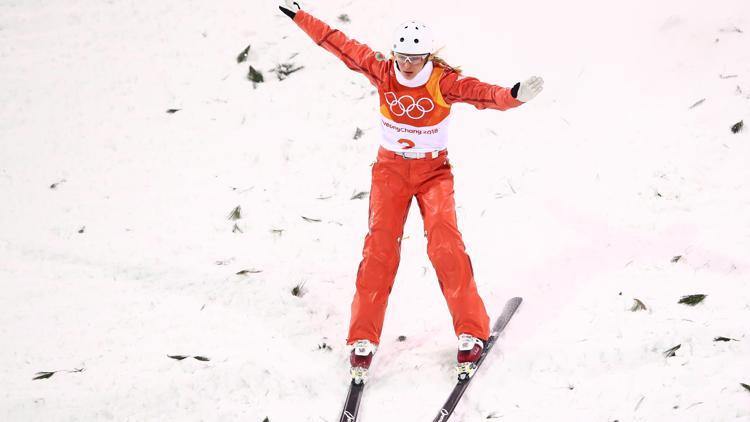 Kadınlar serbest stil kayakta, altın madalya Huskovanın