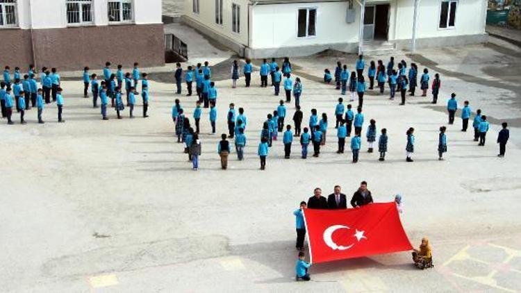 Tokatlı minikler bedenleriyle Zeytin Dalı yazdı