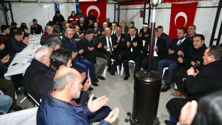 Başbakan Yardımcısı Işık, şehit ailesini ziyaret etti