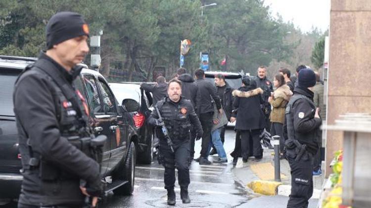 Cumhurbaşkanı Erdoğan konvoyunu iki kez durdurdu; vatandaşlarla sohbet etti