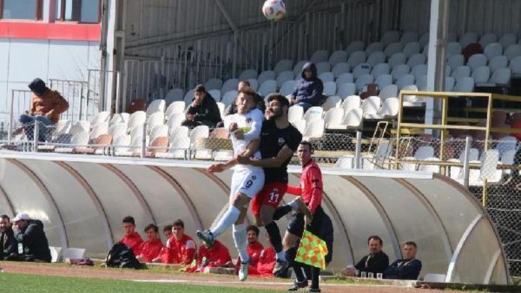 Kocaeli Birlikspor - İnegölspor: 0-0