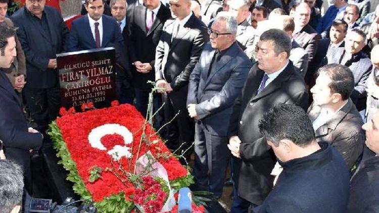 Fırat Yılmaz Çakıroğlu mezarı başında anıldı