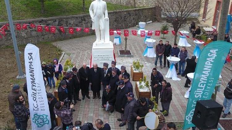 Tekirdağın İnecik Mahallesi Atatürk Heykeli