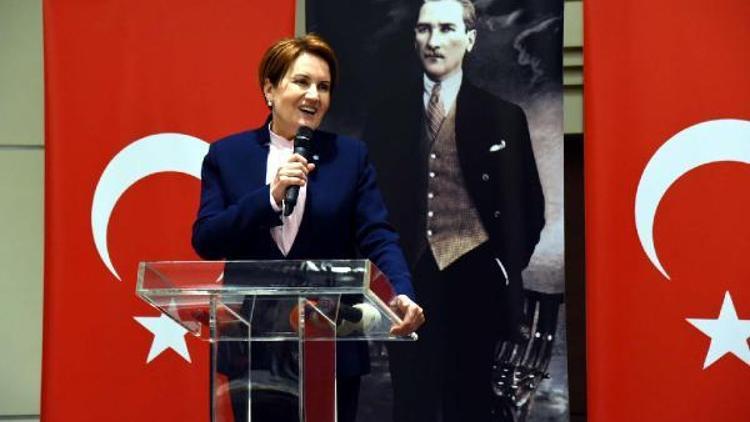 Akşener istişare yemeğinde 300 siyasetçi ile bir araya geldi