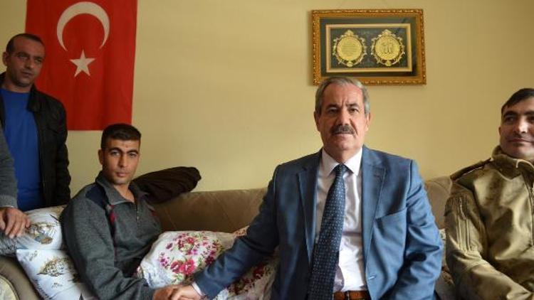 Adilcevaz Afrin Gazisini bağrına bastı
