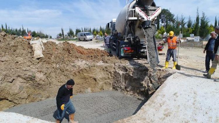 Büyükşehirden 15 ilçede mezarlıklara bakım