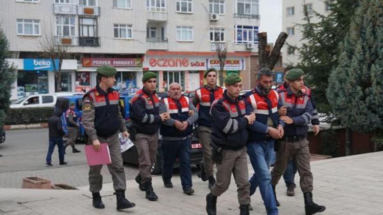 Komşusunun evine girmek isteyen hırsızı öldürdü