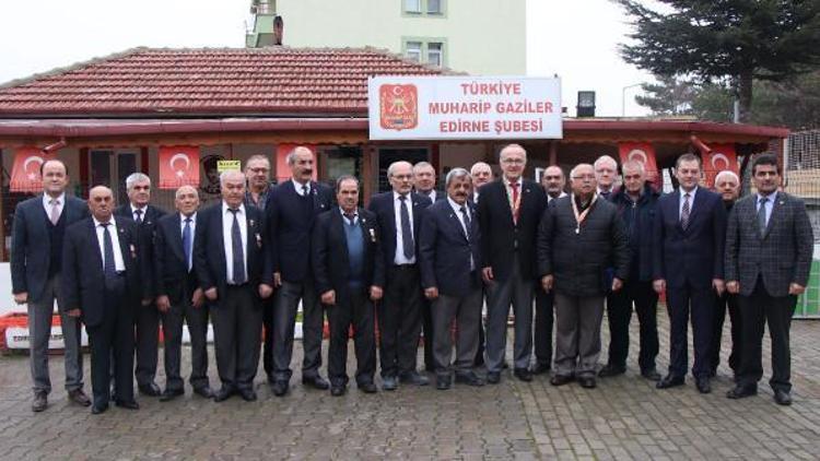 Güney Koreden Edirneli 2 gaziye üstün hizmet nişanı