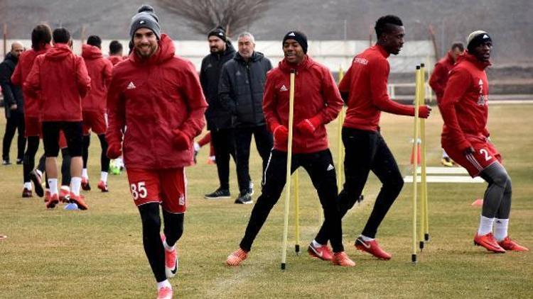 Demir Grup Sivasspor Teknik Direktörü Aybaba: İnşallah kazanan biz olacağız