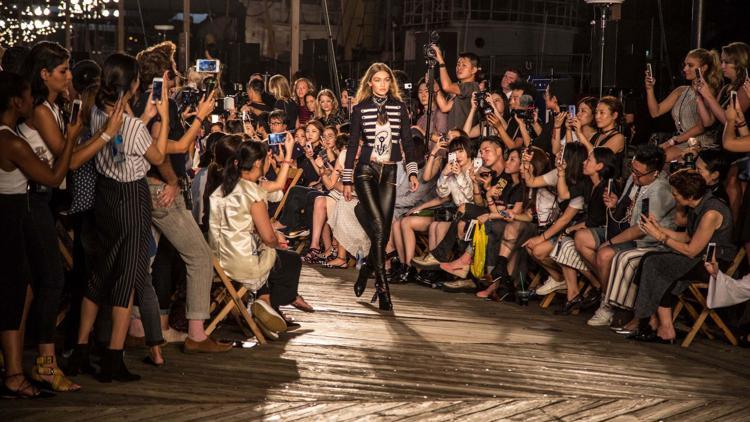 TOMMY HILFIGER, İlkbahar 2018 Sezonu İçin TOMMYNOW ile Milanoya Geliyor