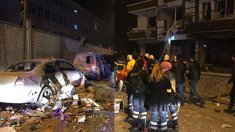 Gece yarısı korkutan patlama: Ortalık savaş alanına döndü