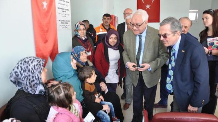 IPA heyeti, Nizipte Suriyelileri ziyaret etti