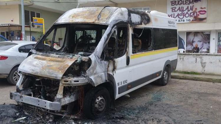 Mudanya’da servis minibüsü yandı
