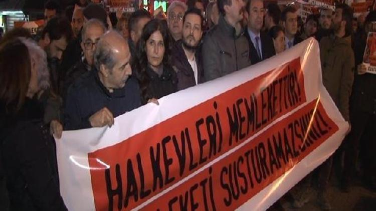 Beşiktaşta Halkevleri yönetici ve üyelerinin gözaltına alınması protesto edildi