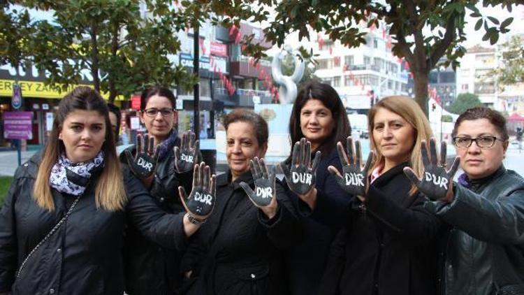 CHPli kadınlardan çocuk istismarına karşı, maskeli oturma eylemi