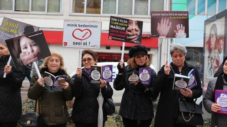 CHPli kadınlardan çocuk istismarlarına karşı sessiz eylem