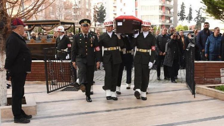 Emekli albay ve oğlu toprağa verildi