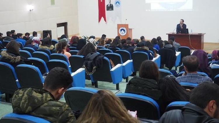 Doç. Dr. Yıldırım: Türkler, batının bakış açısıyla fatih bir millet olarak değerlendiriliyor