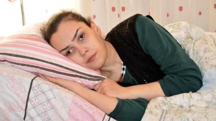 Mide küçültme ameliyatı sonrası yüzde 99 engelli olan Melek, yaşamını yitirdi
