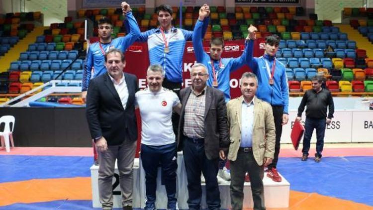 Yıldızlar Türkiye Grekoromen Güreş Şampiyonası devam ediyor