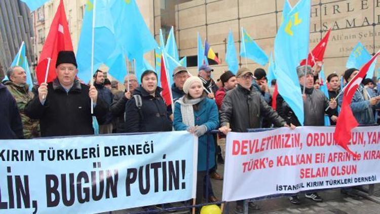 Rusyanın İstanbul Başkonsolosluğu önünde siyah çelenkli protesto