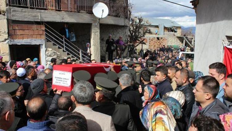 Şehit Uzman Çavuş Ünlüyü Karamanda son yolculuğuna 5 bin kişi uğurladı