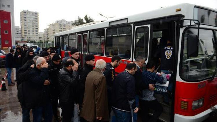 24 milyon liralarına el konulan çete, adliyeye belediye otobüsüyle götürüldü