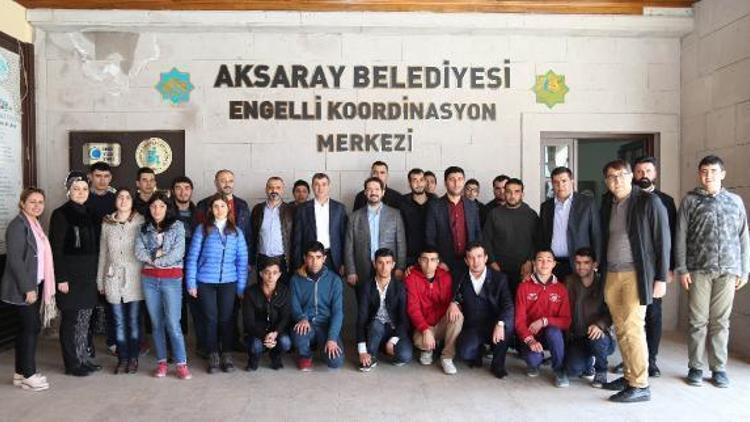 Aksaray Belediye Başkanı Yazgı, engelli öğrencileri ziyaret etti