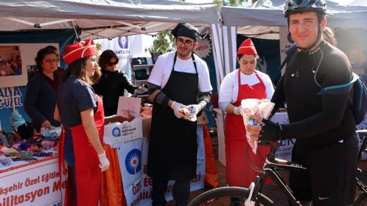 Özel bireylerden sporculara pide ikramı