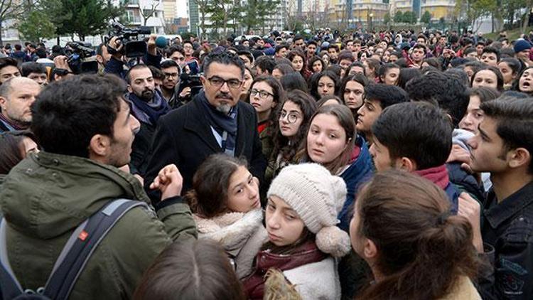 Bahçeşehirde bir liseyi ayağa kaldıran taciz iddiası... Görevli ve müdür görevden alındı