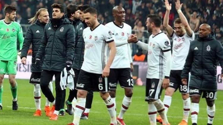 Beşiktaş ezeli rakiplerini ikiye katladı