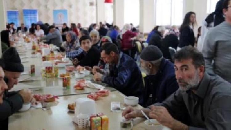 Onkoloji hastalarına ve yakınlarına moral yemeği verildi