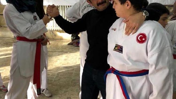 Develili iş adamı Mustafa Aksudan  sporculara hediye