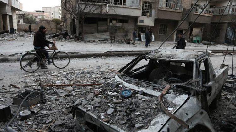 Esad Putine rağmen saldırdı: 5 sivil öldü