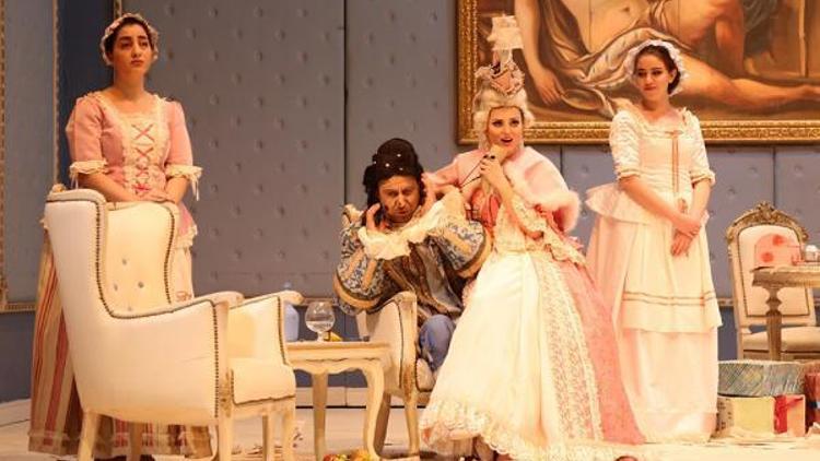 Don Pasquale son kez sahnede