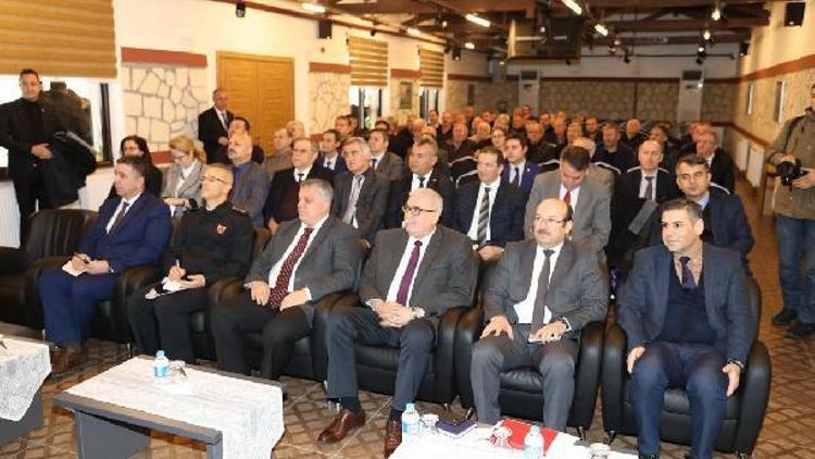 Vali Çiftçi, mahalle ve köy muhtarları ile bir araya geldi