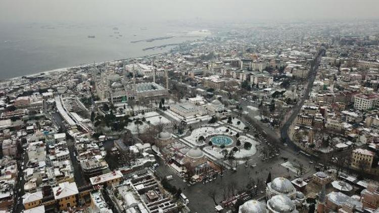 Havadan fotoğraflarla kar altındaki İstanbul