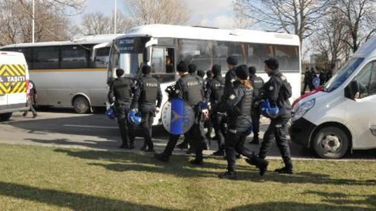 Ankarada servisçilerin eylemine polis müdahalesi