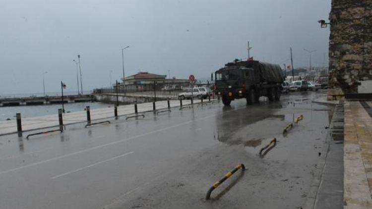 Karadenize giden askeri araçlar dikkat çekti (2)