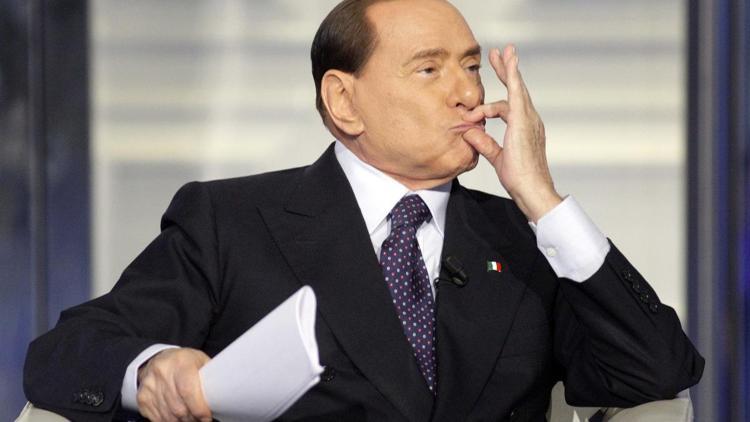 İtalyanın kaderi 81lik Berlusconinin elinde