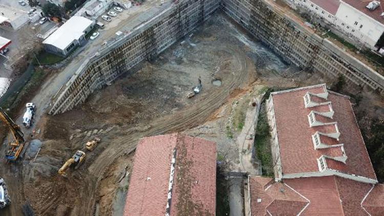 (Havadan fotoğraflarla) 400 öğrencili lisenin yanında korkutan görüntü