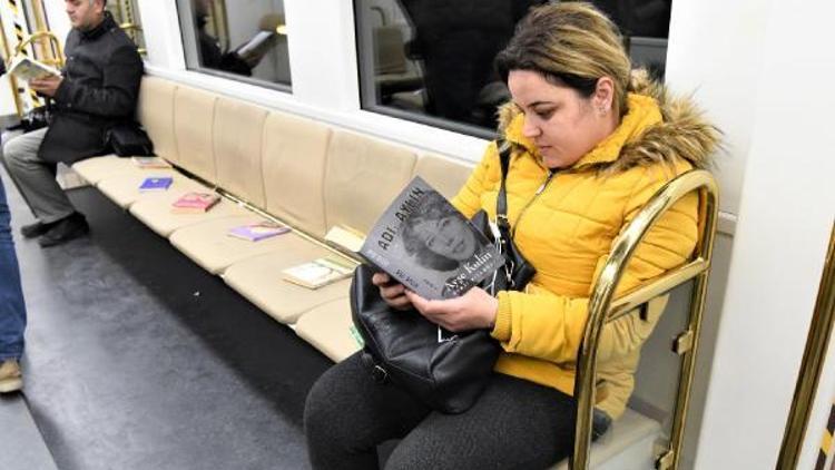 Metro yolcularına kitap hediye edildi