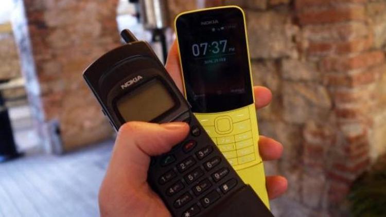 Eski Nokia 8110 ve yeni Nokia 8110 4G karşı karşıya